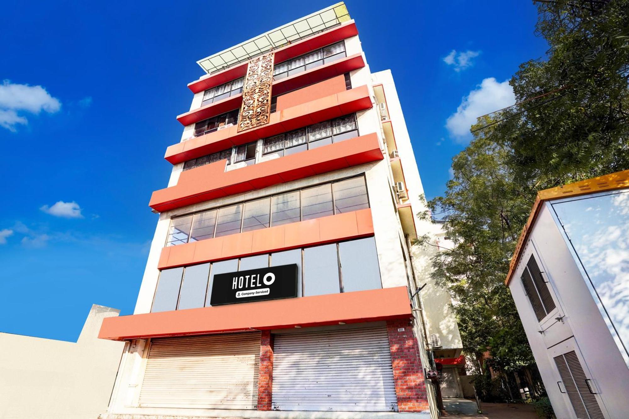 Super Hotel O Geeta Mandir Formerly Hotel Green Park Ahmedabad Eksteriør billede